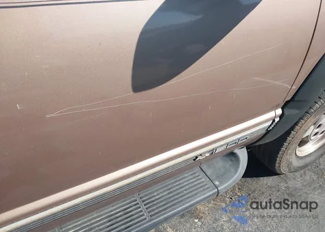 1996 Chevrolet Tahoe K1500 z USA, uszkodzony, nr VIN 1GNEK13R2TJ353037